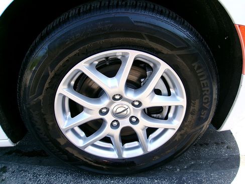 Used 2023 Chrysler Voyager LX FWD image 10