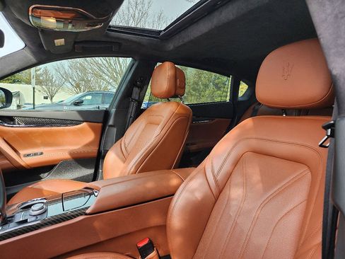 Used 2019 Maserati Quattroporte GTS GranLusso image 14