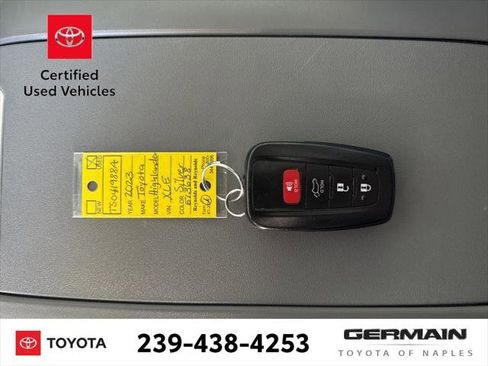 Certified 2023 Toyota Highlander XLE image 22