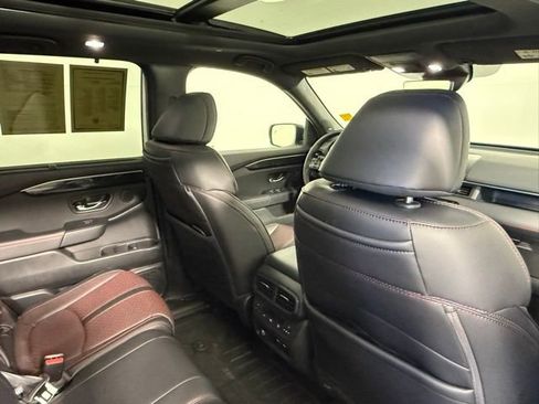 Used 2025 Honda Pilot Black Edition image 40