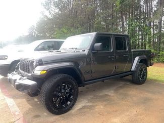 Used 2025 Jeep Gladiator Sport video 1