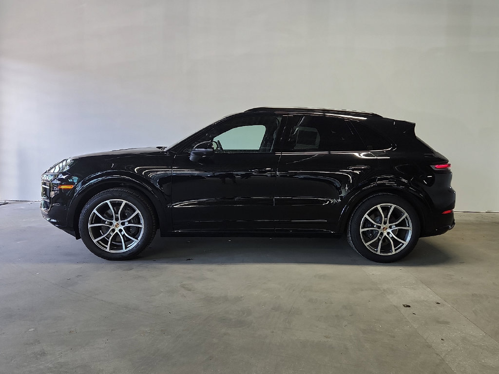 Certified 2026 Porsche Cayenne AWD/4WD image 2
