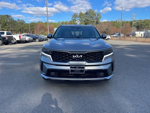Certified 2022 Kia Sorento SX image 3