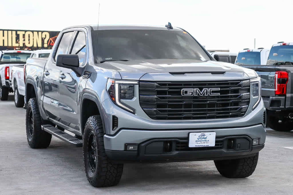 Used 2025 GMC Sierra 1500 Elevation w/ LPO, Elevation Black Package RWD image 3