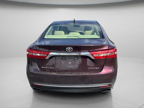 Used 2016 Toyota Avalon Limited w/ Toyota Safety Sense Package FWD image 8
