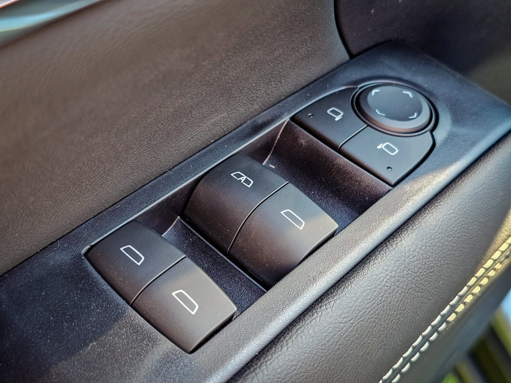 New 2027 GMC Terrain Elevation w/ Elevation Premium Package AWD/4WD image 11