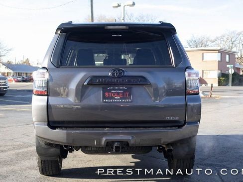 Used 2021 Toyota 4Runner Venture w/ Moonroof Package image 17