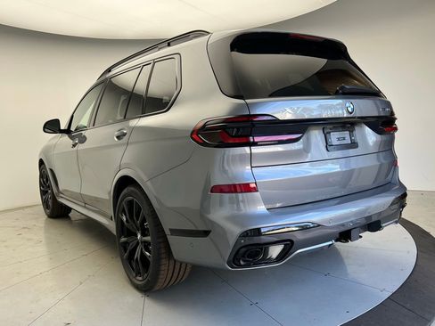 New 2026 BMW X7 xDrive40i w/ M Sport Package AWD/4WD image 4