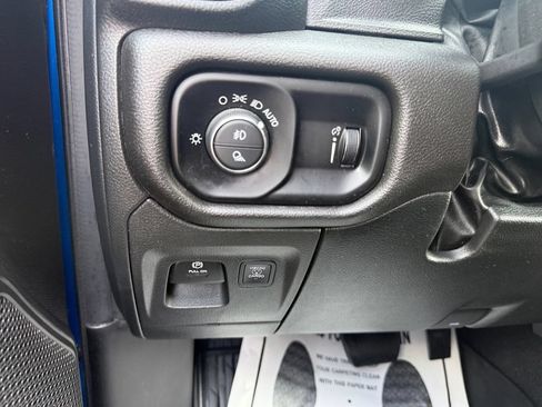 Used 2025 RAM 1500 Warlock AWD/4WD image 23