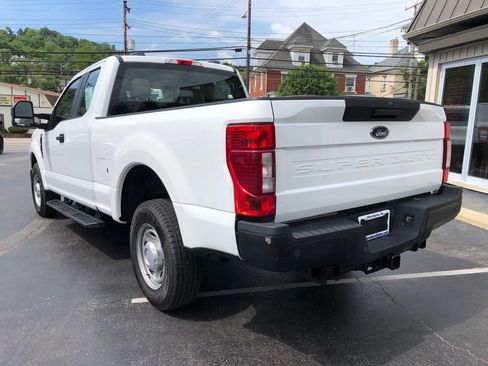 Used 2022 Ford F250 XL w/ Power Equipment Group RWD image 4