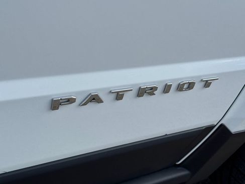 Used 2017 Jeep Patriot Latitude AWD/4WD image 8
