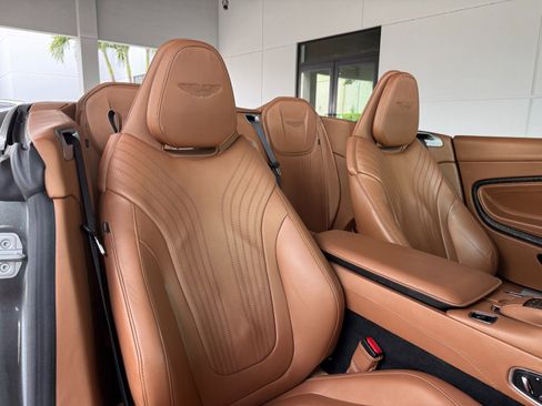 Used 2020 Aston Martin DB11 Volante RWD image 36