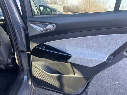 Used 2023 Volkswagen ID.4 Pro image 23