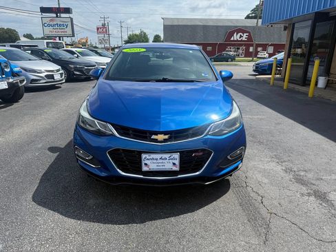 Used 2018 Chevrolet Cruze LT FWD image 6
