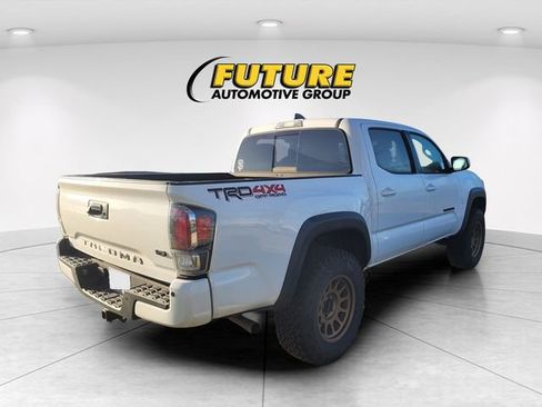 Used 2020 Toyota Tacoma TRD Off-Road w/ Technology Package image 3