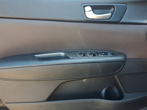 Used 2020 Kia Optima LX FWD image 12