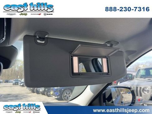 Certified 2023 Jeep Grand Cherokee Limited image 40