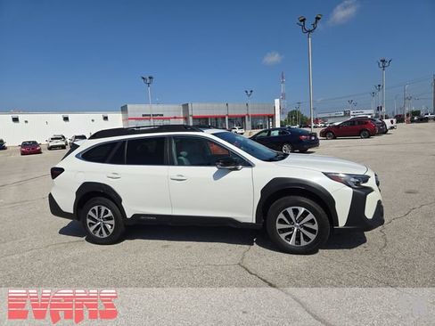 Used 2023 Subaru Outback Premium AWD/4WD image 2