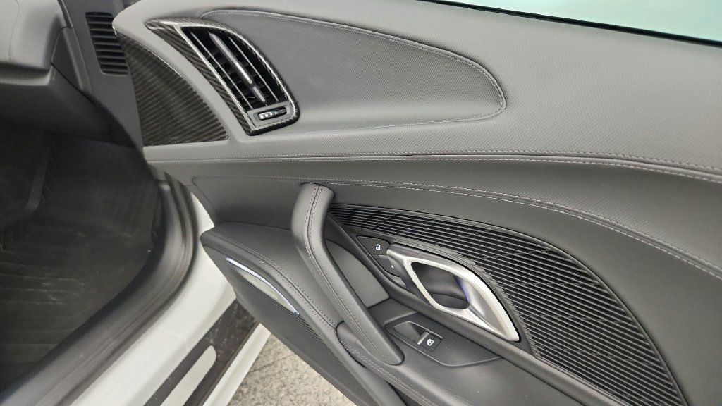 Used 2018 Audi R8 V10 RWD image 29