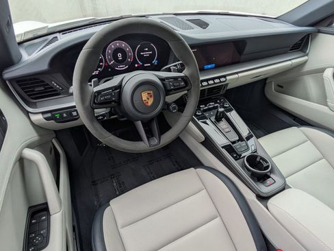 Certified 2025 Porsche 911 Carrera image 19