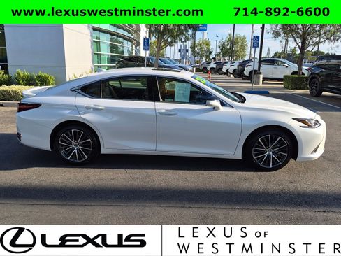 Used 2025 Lexus ES 300h w/ Premium Package FWD image 4