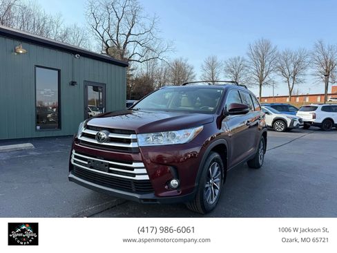 Used 2019 Toyota Highlander XLE image 1