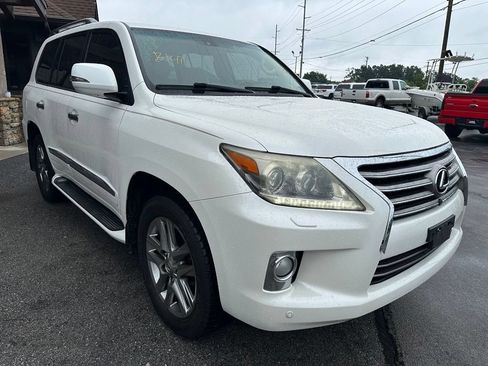 Used 2013 Lexus LX 570 4WD image 4