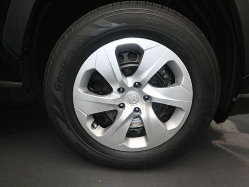 Used 2025 Toyota RAV4 LE FWD image 19
