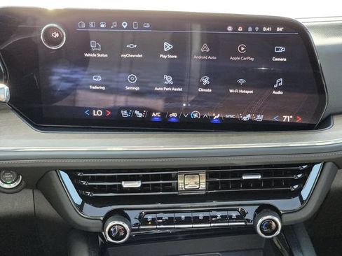 Certified 2025 Chevrolet Suburban High Country AWD/4WD image 15