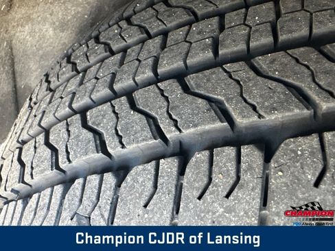 Used 2018 Jeep Grand Cherokee Trailhawk AWD/4WD image 39