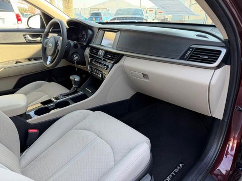 Used 2018 Kia Optima LX image 21