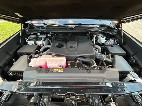 Used 2022 Toyota Tundra Limited AWD/4WD image 12