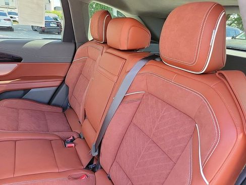 Used 2024 Lincoln Nautilus Black Label image 9