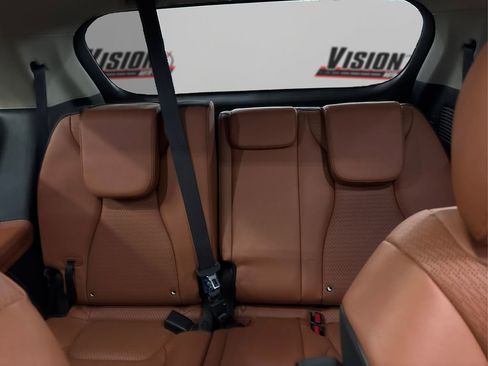 Used 2024 Kia Carnival SX Prestige image 39