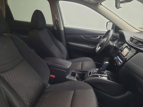 Used 2017 Nissan Rogue SV image 21