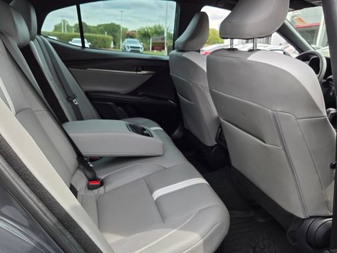 Used 2025 Toyota Camry SE FWD image 14