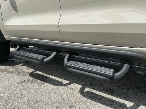 New 2026 Chevrolet Colorado ZR2 w/ Technology Package AWD/4WD image 11