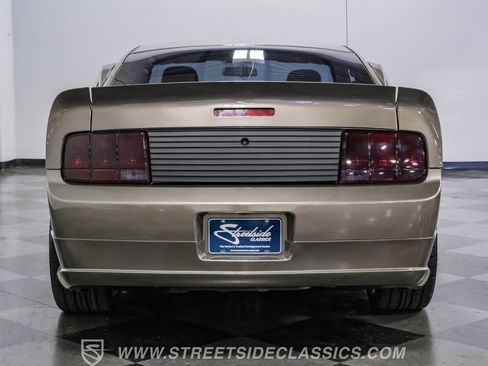 Used 2005 Ford Mustang GT image 10