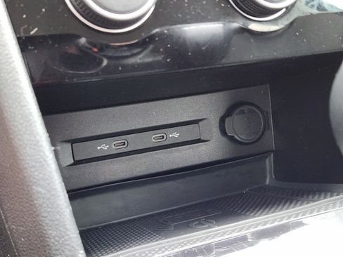 Used 2023 Volkswagen Taos SE image 16