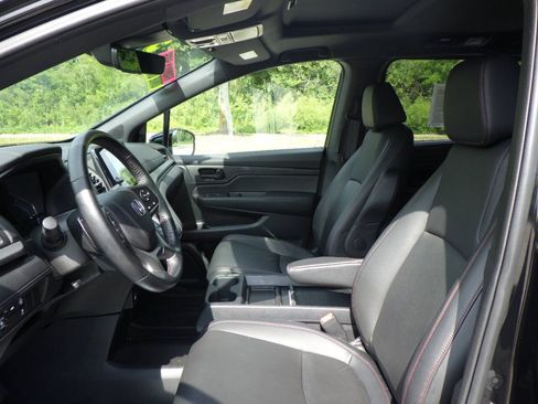 Used 2023 Honda Odyssey Sport image 10