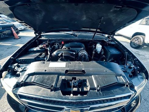 Used 2012 Chevrolet Suburban LS image 21