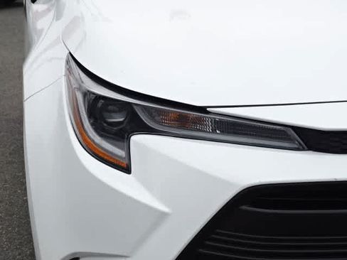 Used 2023 Toyota Corolla LE FWD image 5