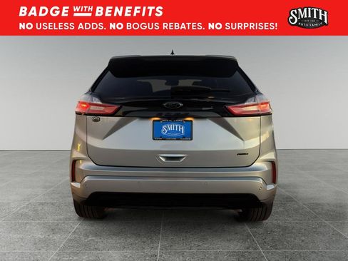 Certified 2023 Ford Edge SE w/ Black Appearance Package image 6
