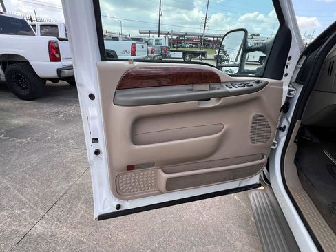 Used 2001 Ford Excursion Limited image 11