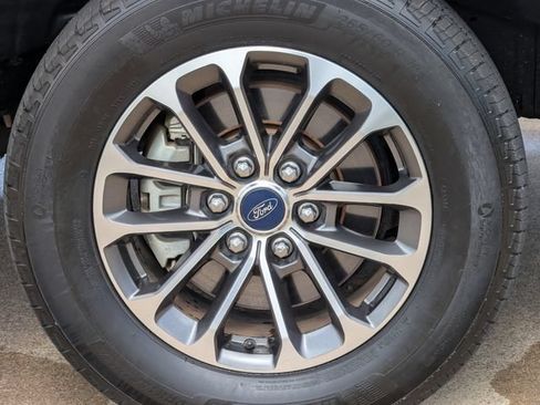 Used 2018 Ford F150 XLT w/ Equipment Group 302A Luxury RWD image 11