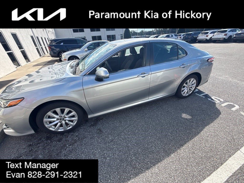 Used 2019 Toyota Camry LE FWD image 3