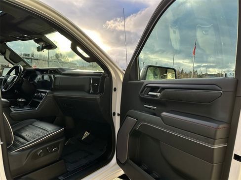 Used 2022 GMC Sierra 1500 AT4X image 45
