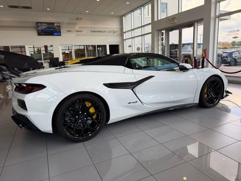 Used 2025 Chevrolet Corvette ZR1 w/ ZR1 Carbon Fiber Aero Package RWD image 16