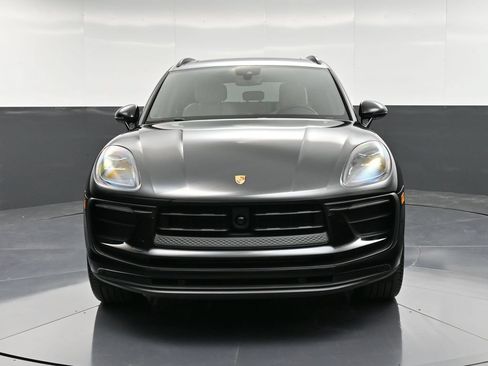 Certified 2025 Porsche Macan AWD/4WD image 11