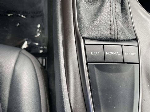 Used 2022 Toyota Camry SE w/ Convenience Package FWD image 36